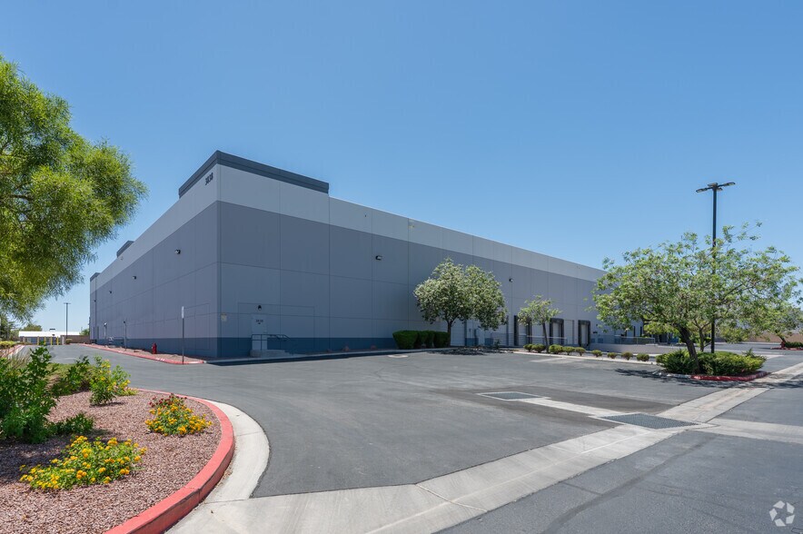 More Photos Of 3838 Civic Center Dr, North Las Vegas Warehouse For Lease