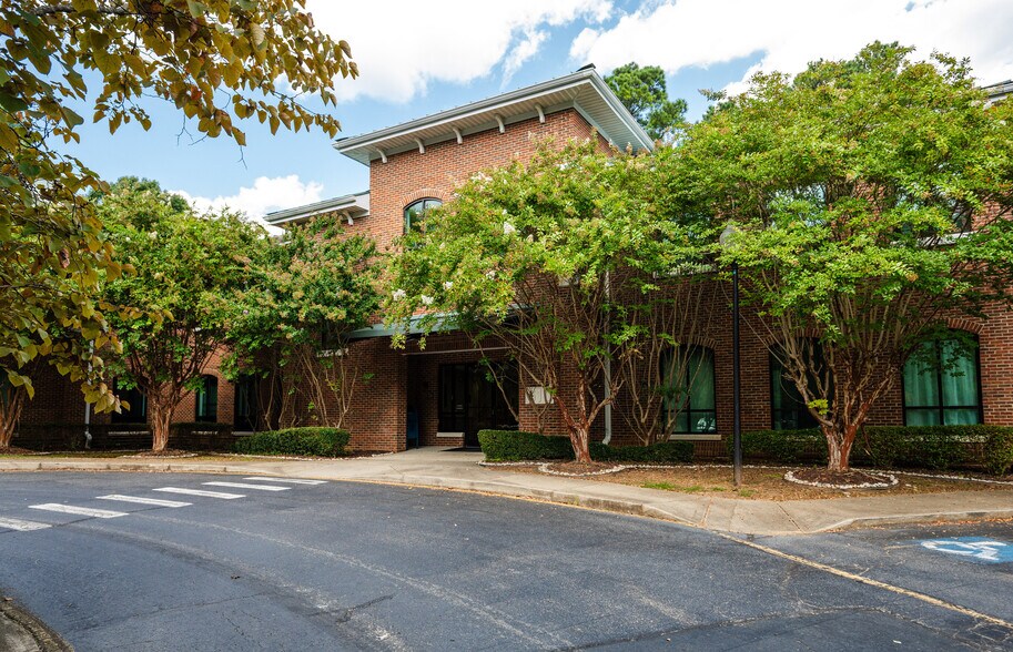 More Photos Of 610 Jones Ferry Rd, Carrboro Medical For Lease
