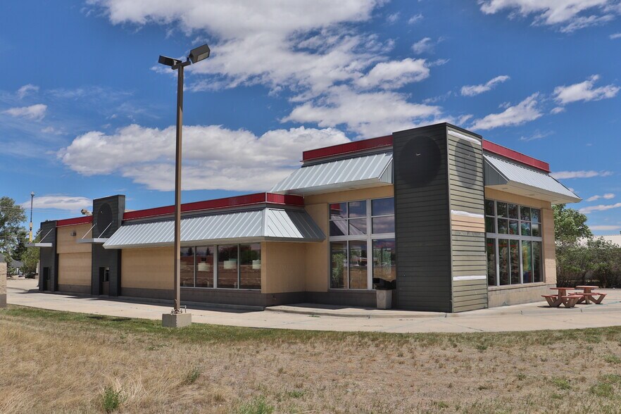 Primary Photo Of 1902 Mountain View Dr, Cody Fast Food For Sale