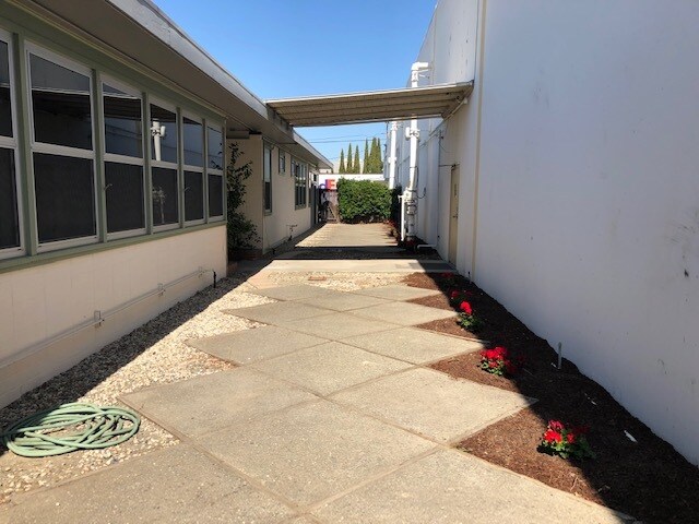More Photos Of 430-458 Hester St, San Leandro Warehouse For Lease
