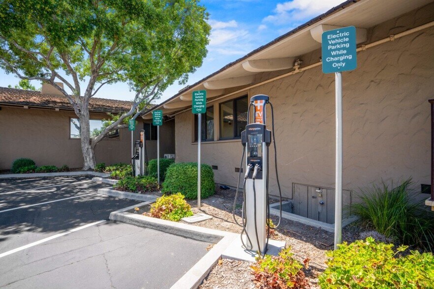 More Photos Of 80 Willow Rd, Menlo Park Office For Lease