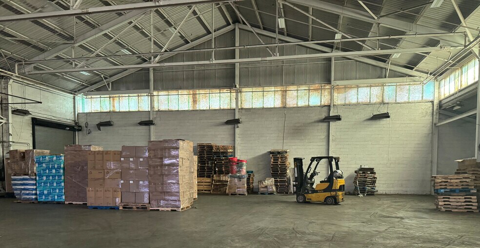 More Photos Of 4001-4017 Dell Ave, North Bergen Warehouse For Lease