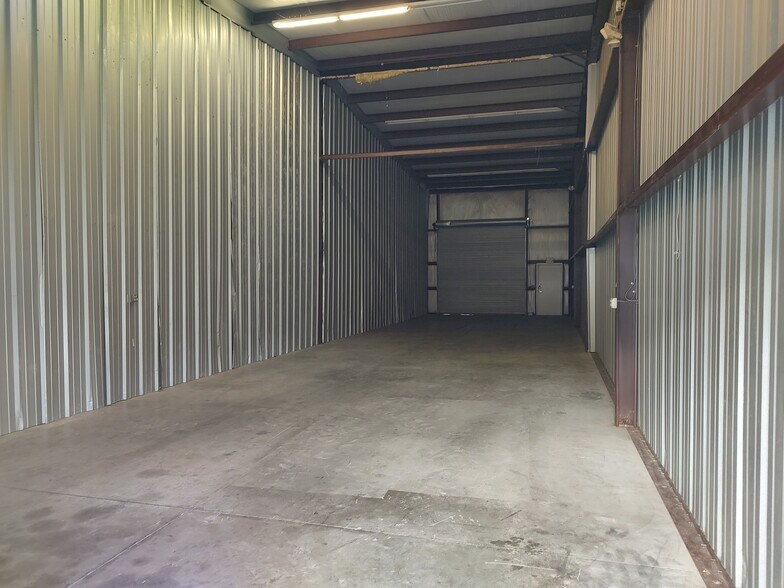 More Photos Of 20 Bryce Industrial Dr, Savannah Warehouse For Lease