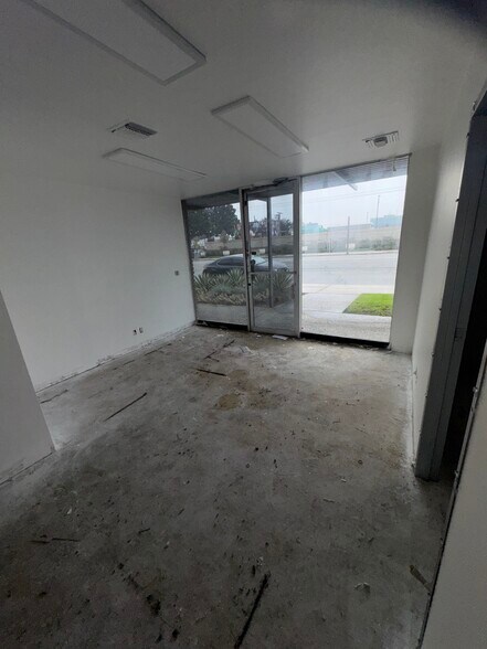 More Photos Of 16312 Garfield Ave, Paramount Warehouse For Lease