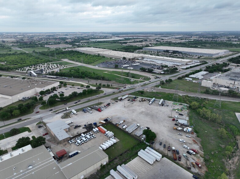 More Photos Of 3900 N Beach St, Haltom City Warehouse For Sale