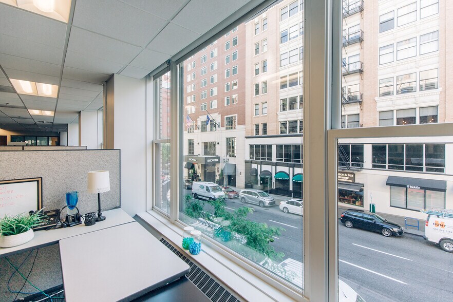 More Photos Of 705-711 SW Alder St, Portland Office For Lease