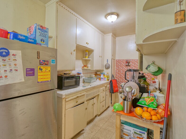 More Photos Of 815 Green Ave, Los Angeles Apartments For Sale