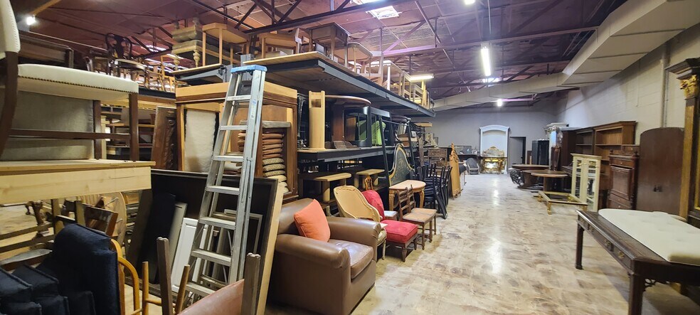 More Photos Of 5520 Military Pky, Dallas Industrial For Sale