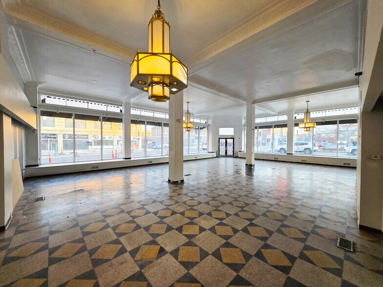 More Photos Of 3850 Main St, Kansas City Storefront Retail Office For Lease