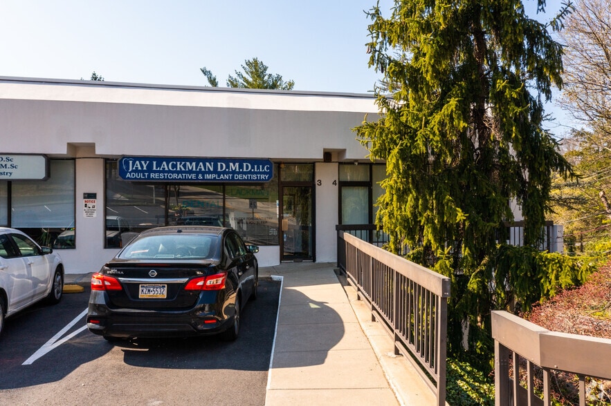 More Photos Of 200 Monument Rd, Bala Cynwyd Office For Lease