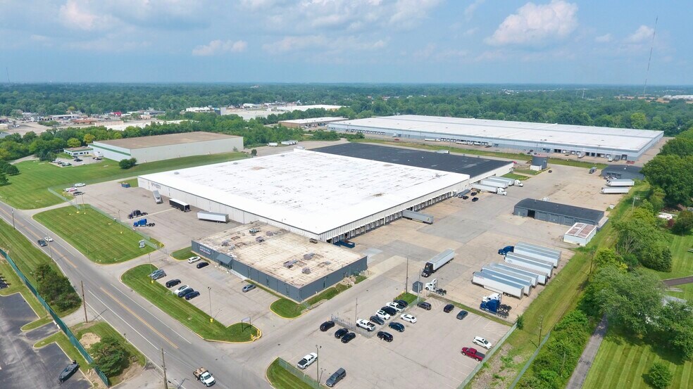 More Photos Of 333 S Franklin Rd, Indianapolis Warehouse For Lease