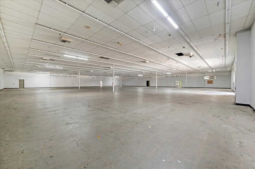 More Photos Of 580 N 11th Ave, Hanford Freestanding For Lease