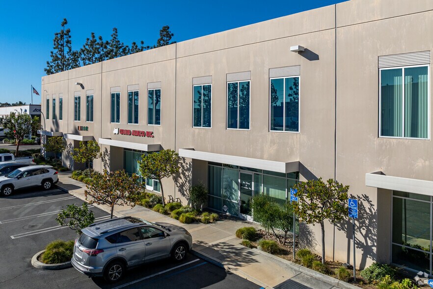 More Photos Of 325 N Puente St, Brea Light Manufacturing For Lease