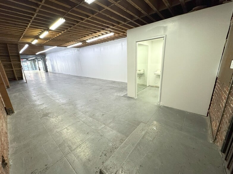 More Photos Of 822-824 Wall St, Los Angeles Storefront Retail Office For Lease