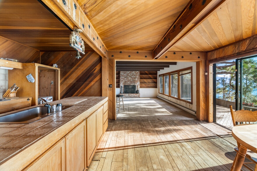More Photos Of 7276 N Lake Blvd, Tahoe Vista Hotel For Sale