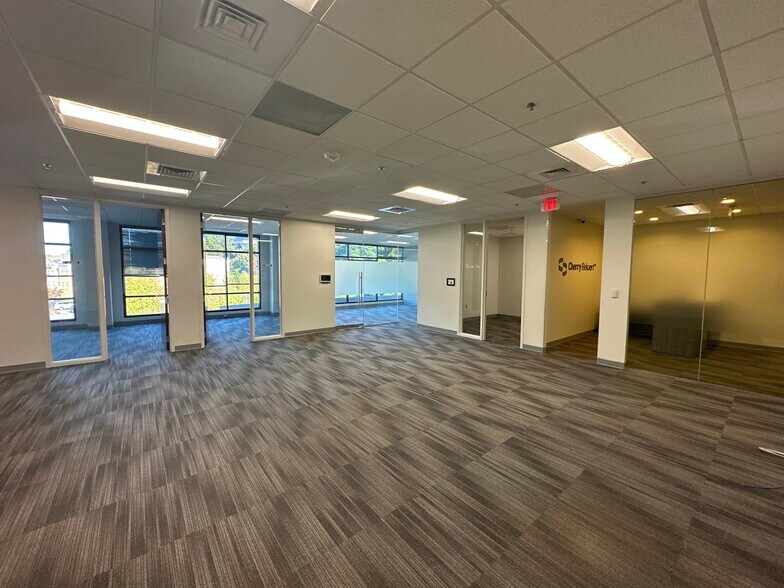 More Photos Of 6806 Paragon Pl, Richmond Office For Lease