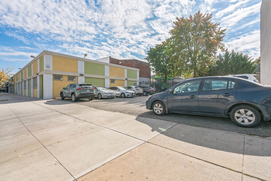 More Photos Of 18616 Union Tpke, Fresh Meadows Storefront For Lease