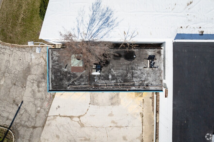 More Photos Of 214 Mechanic, Waterville Convenience Store For Lease