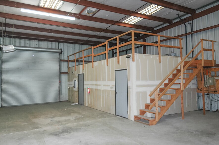 Primary Photo Of 1503 Lone Palm Ave, Modesto Warehouse For Lease
