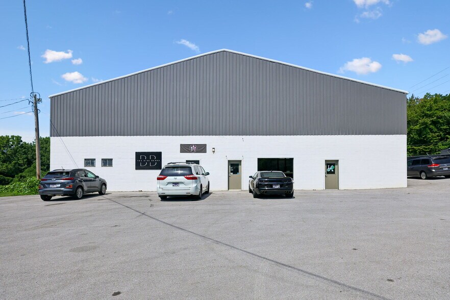 Primary Photo Of 404 Beersheba Hwy, McMinnville Flex For Sale