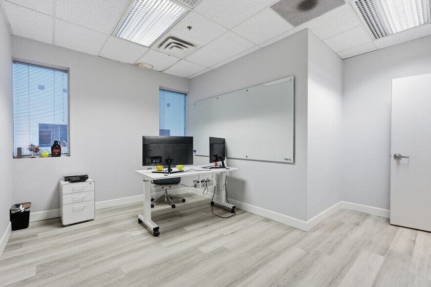 More Photos Of 3401 E Harbour Dr, Phoenix Light Manufacturing For Lease