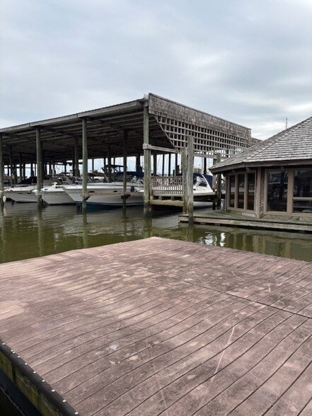 More Photos Of 1500 Marina Bay Dr, Kemah Marina For Lease