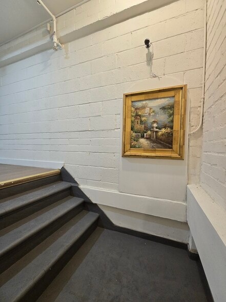 More Photos Of 3000 S Grand Ave, Los Angeles Warehouse For Lease