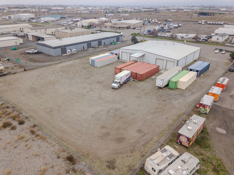 More Photos Of 2525 N Commercial Ave, Pasco Warehouse For Lease