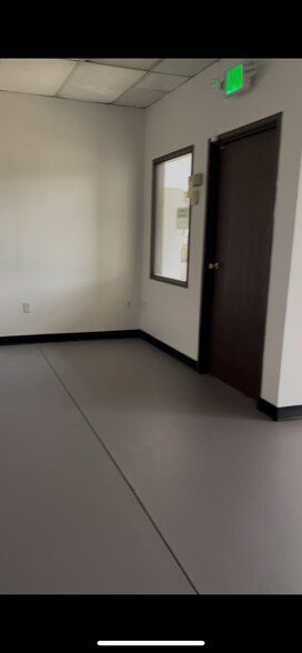 More Photos Of 937 S Alameda St, Los Angeles Warehouse For Lease