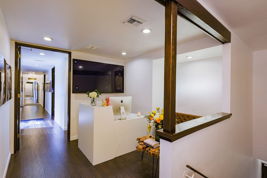 More Photos Of 1151-1157 S Beverly Dr, Beverly Hills Loft Creative Space For Lease