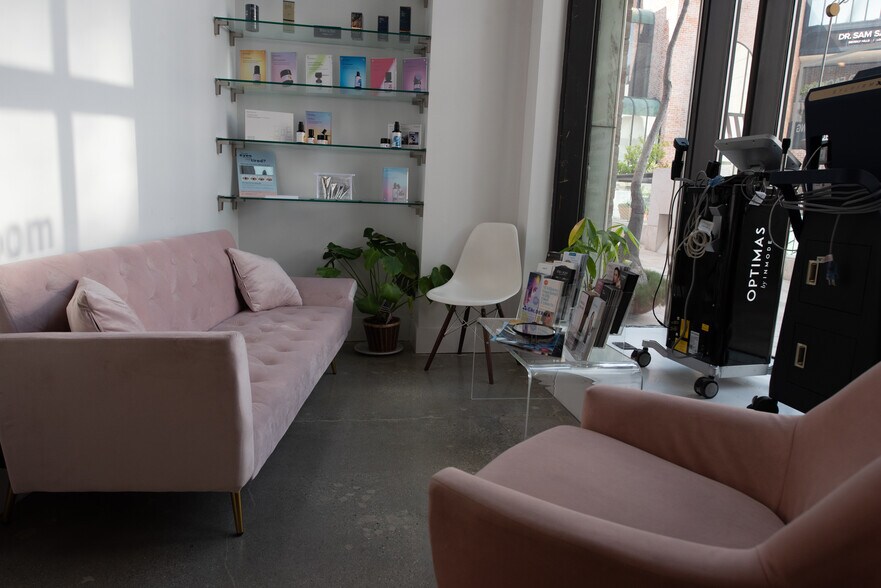 More Photos Of 413-445 N Rodeo Dr, Beverly Hills Coworking Space