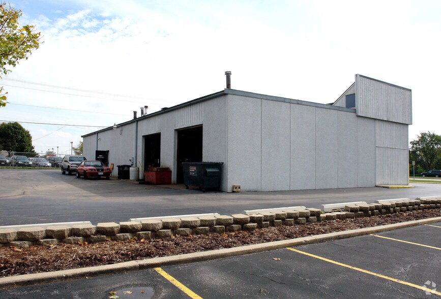 More Photos Of 1200 W Higgins Rd, Hoffman Estates Auto Repair For Sale