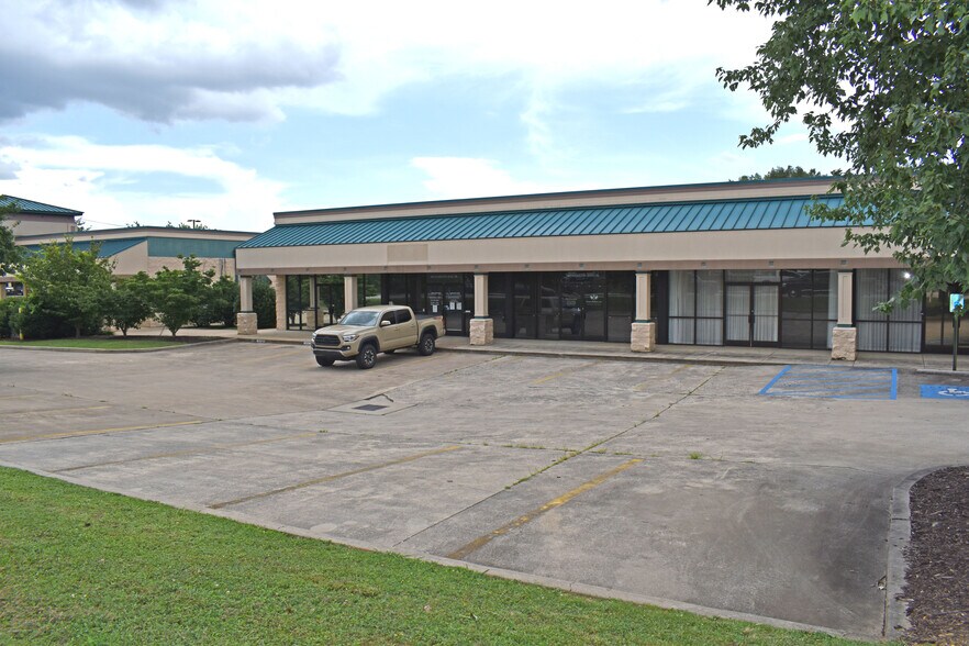 More Photos Of 7625 Hamilton Park Dr, Chattanooga Unknown For Lease