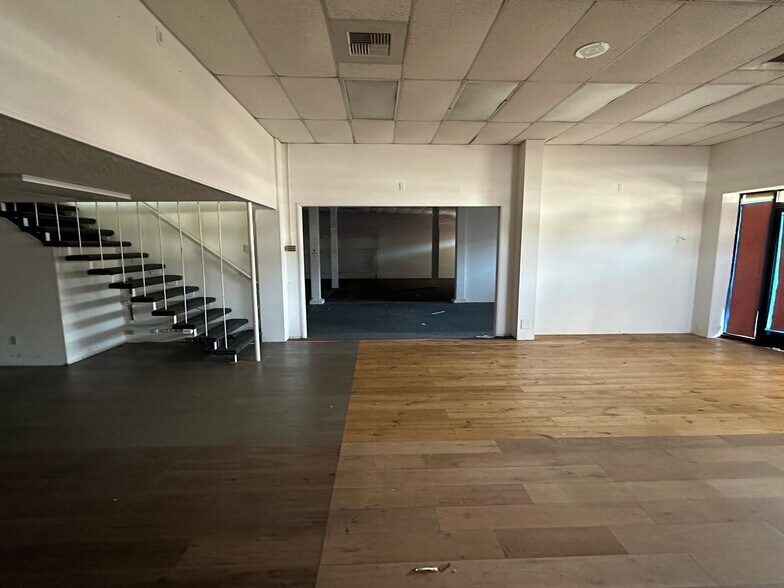 More Photos Of 718-734 Santa Monica Blvd, Santa Monica Storefront Retail Office For Lease