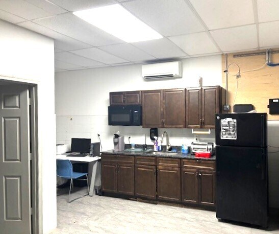 More Photos Of 21544 Blackwood Ct, Sterling Warehouse For Sale