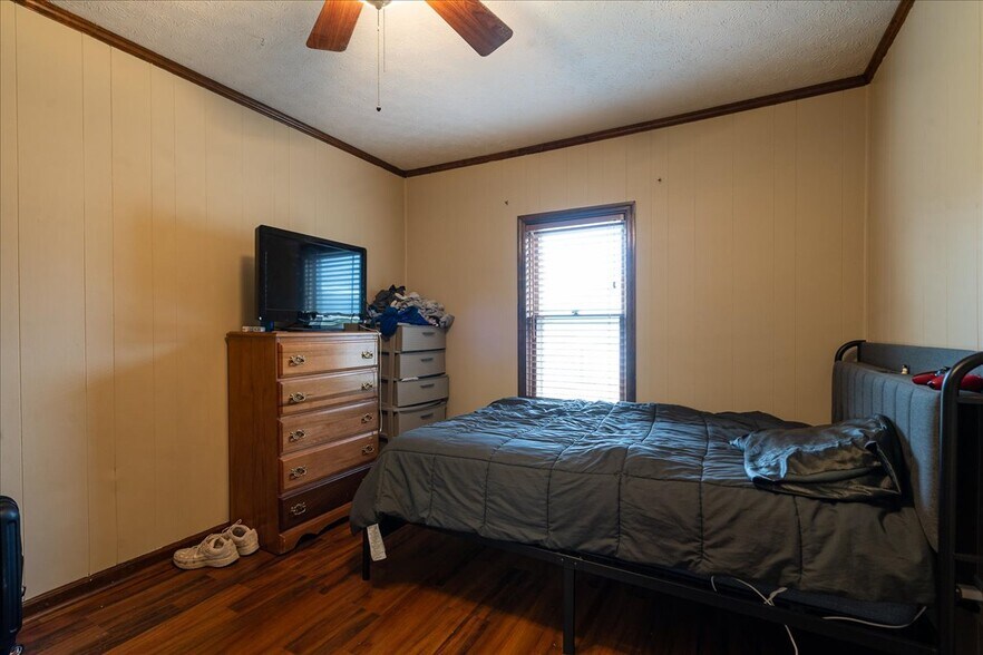 More Photos Of 317 General Daniel Ave N, Danielsville General Retail For Sale