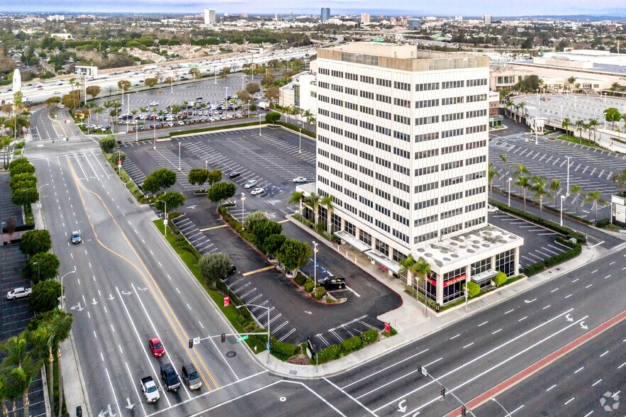 2700 N Main St, Santa Ana, CA 92705 Office For Lease