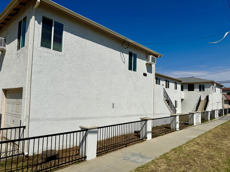 More Photos Of 1117-1121 2nd St, San Fernando Apartments For Sale
