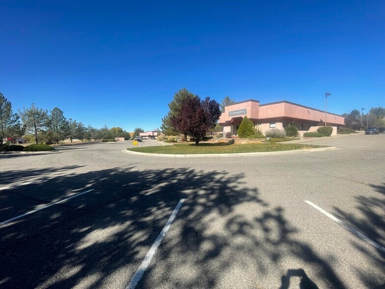 More Photos Of 2700 Farmington Ave, Farmington Office For Sale