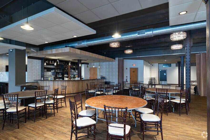 More Photos Of 21 W North St, Akron Apartments For Lease