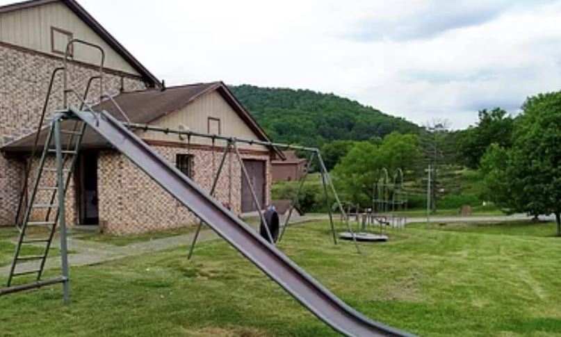 Primary Photo Of 237 Sherrad St, Marlinton Apartments For Sale