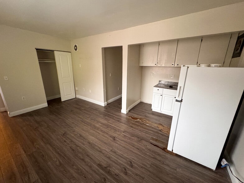 More Photos Of 1928-1934 Grand Ave, Cincinnati Apartments For Sale