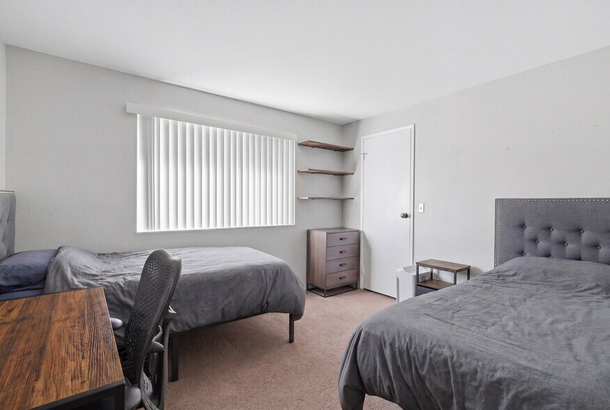More Photos Of 14506 NE 6th Pl, Bellevue Apartments For Sale