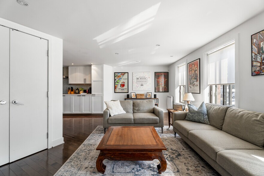 More Photos Of 3009 St Notre-Dame O, Montréal Restaurant For Sale