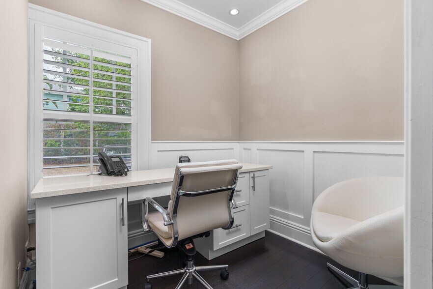 More Photos Of 354 NE 1st Ave, Delray Beach Office For Sale