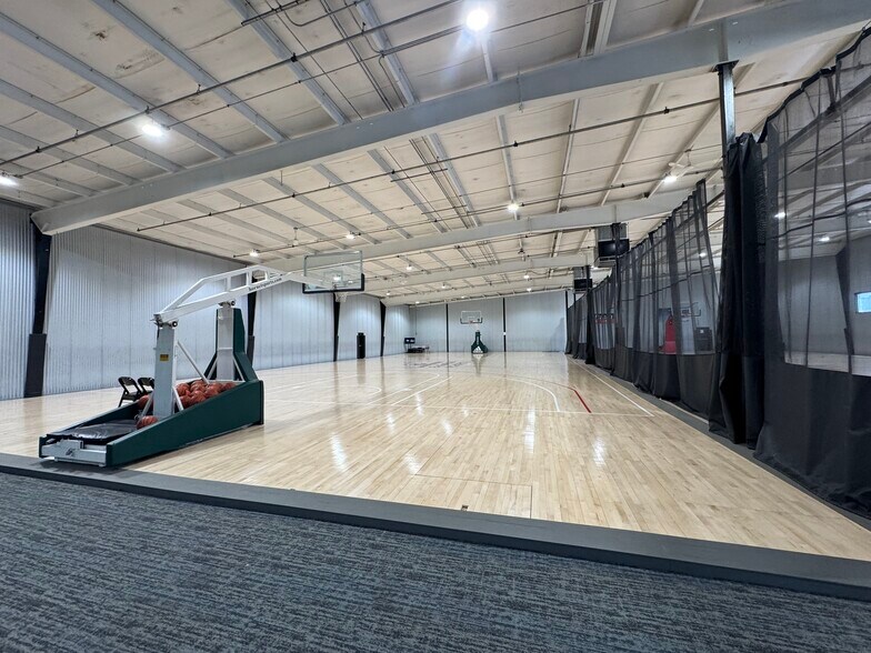 More Photos Of 10700 Sapp Brothers Dr, Omaha Warehouse For Sale