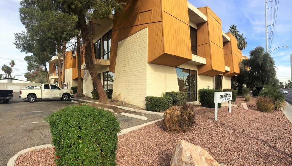 More Photos Of 1700 E Desert Inn Rd, Las Vegas Office Residential For Lease