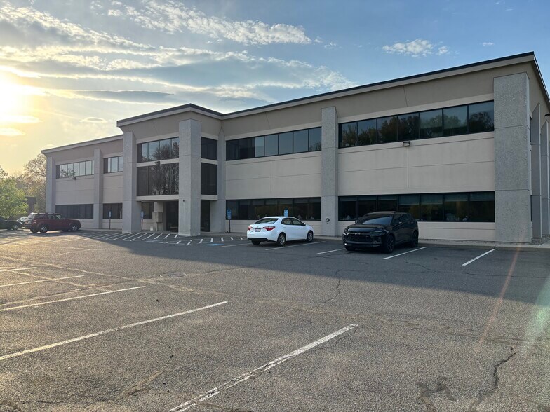 More Photos Of 265 Benton Dr, East Longmeadow Medical For Lease