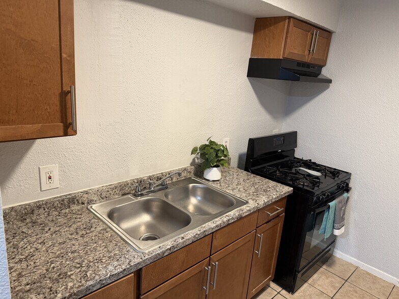 More Photos Of 9100 Dodson St, Houston Apartments For Sale