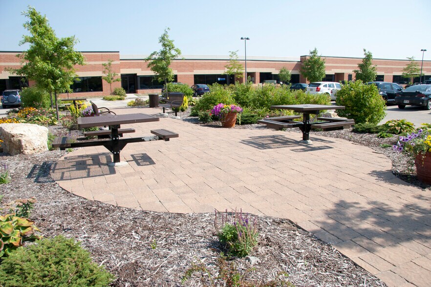 More Photos Of 4610 S Biltmore Ln, Madison Medical For Lease